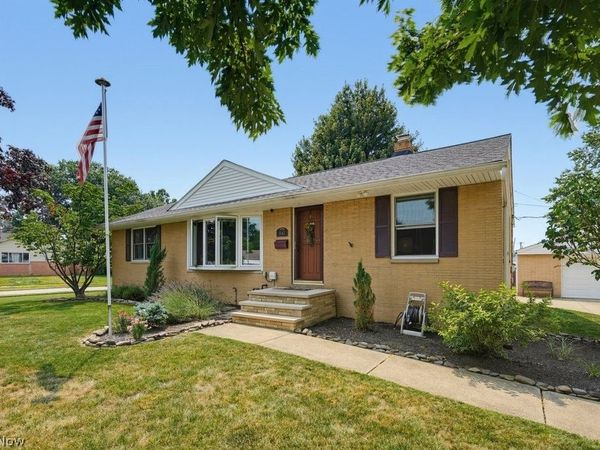 842 Bayridge Boulevard , Willowick, OH 44095
