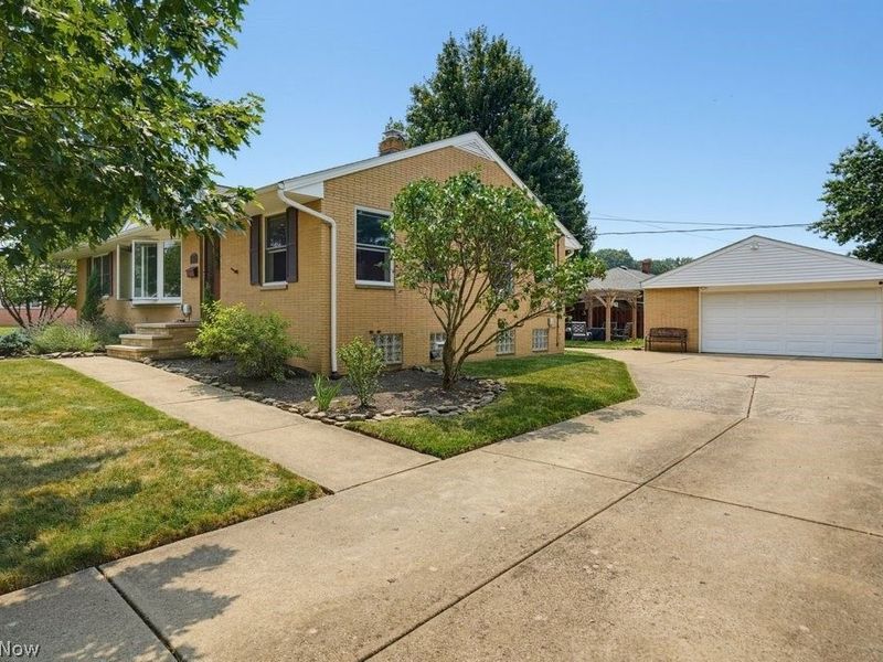 842 Bayridge Boulevard, Willowick, OH 44095 Photo 2