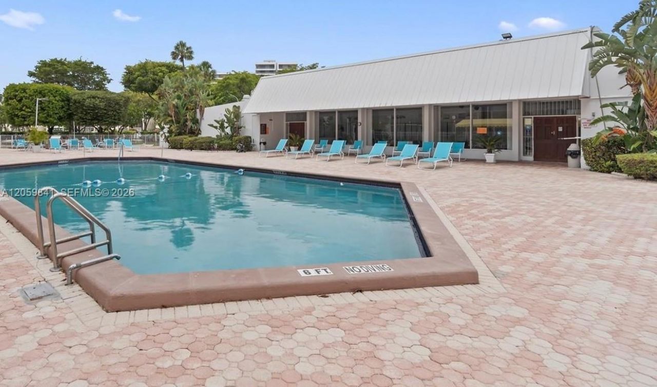 20400 W Country Club Dr, Unit 310, Aventura, FL 33180 Photo