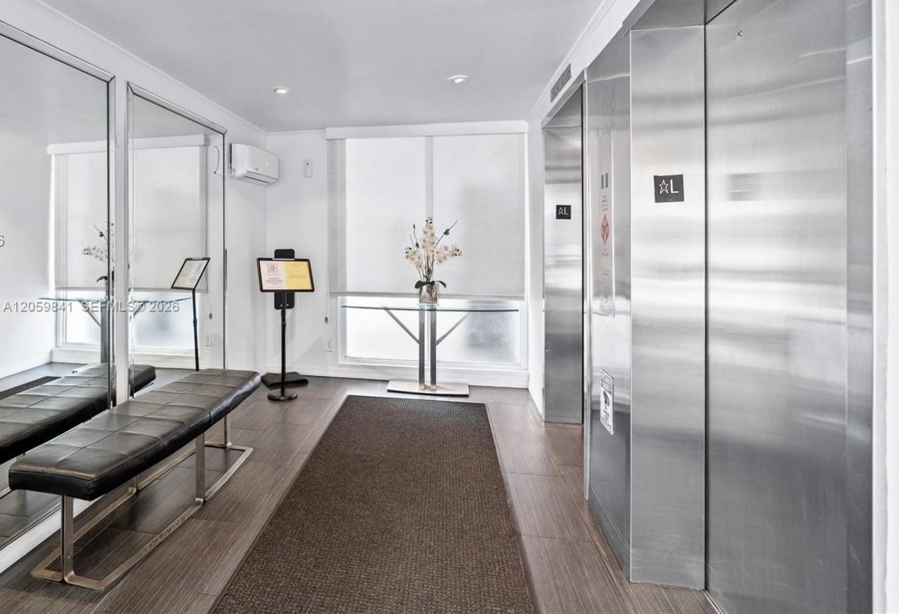 20400 W Country Club Dr, Unit 310, Aventura, FL 33180 Photo