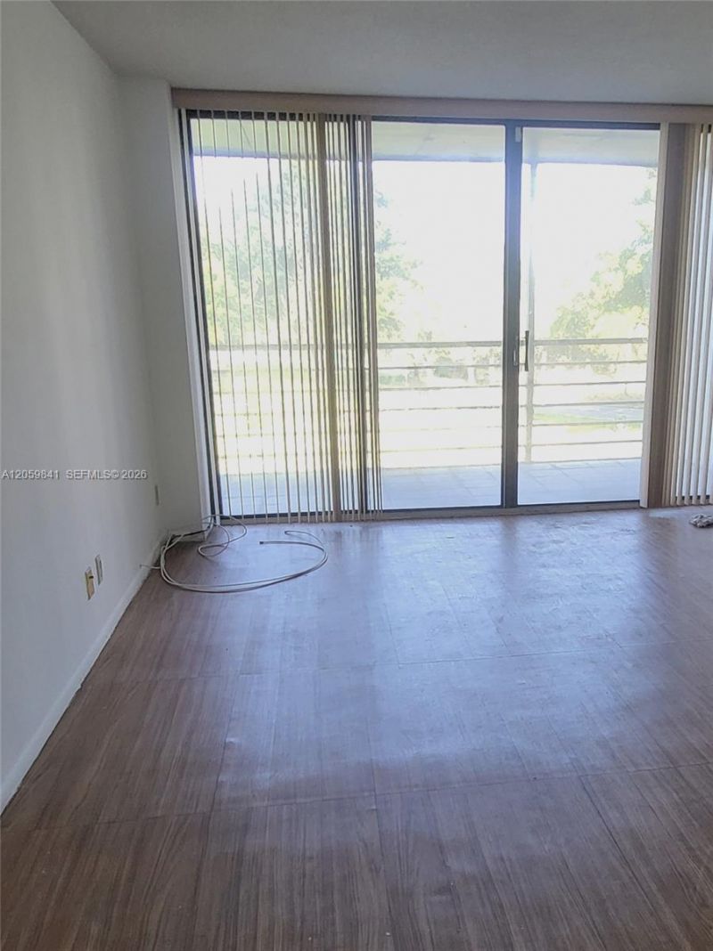 20400 W Country Club Dr, Unit 310, Aventura, FL 33180 Photo