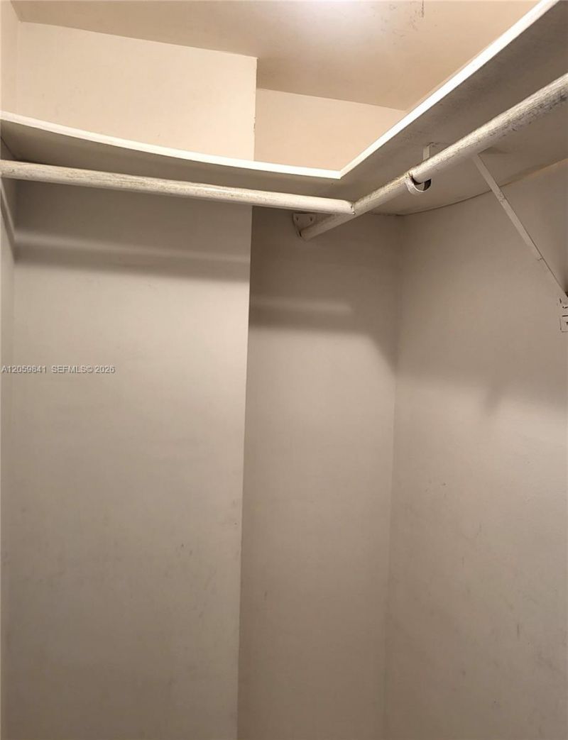 20400 W Country Club Dr, Unit 310, Aventura, FL 33180 Photo