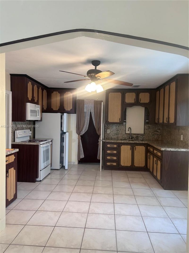 11108 Peachtree Dr , Miami, FL 33161 Photo