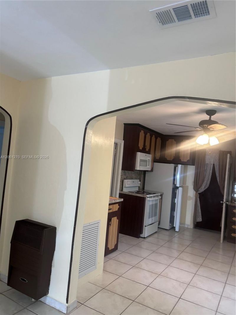 11108 Peachtree Dr , Miami, FL 33161 Photo