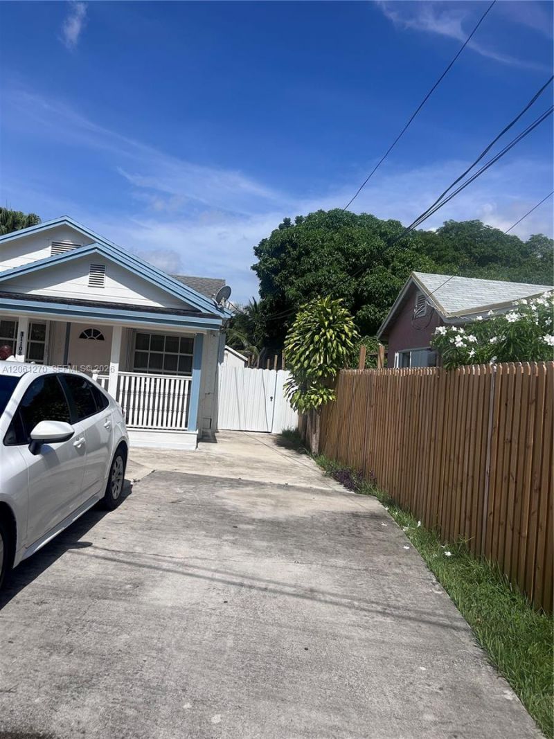 11108 Peachtree Dr , Miami, FL 33161 Photo