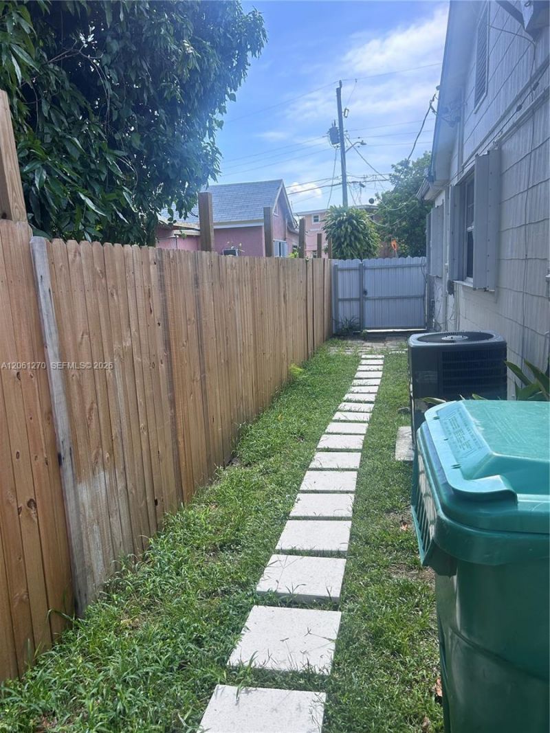 11108 Peachtree Dr , Miami, FL 33161 Photo