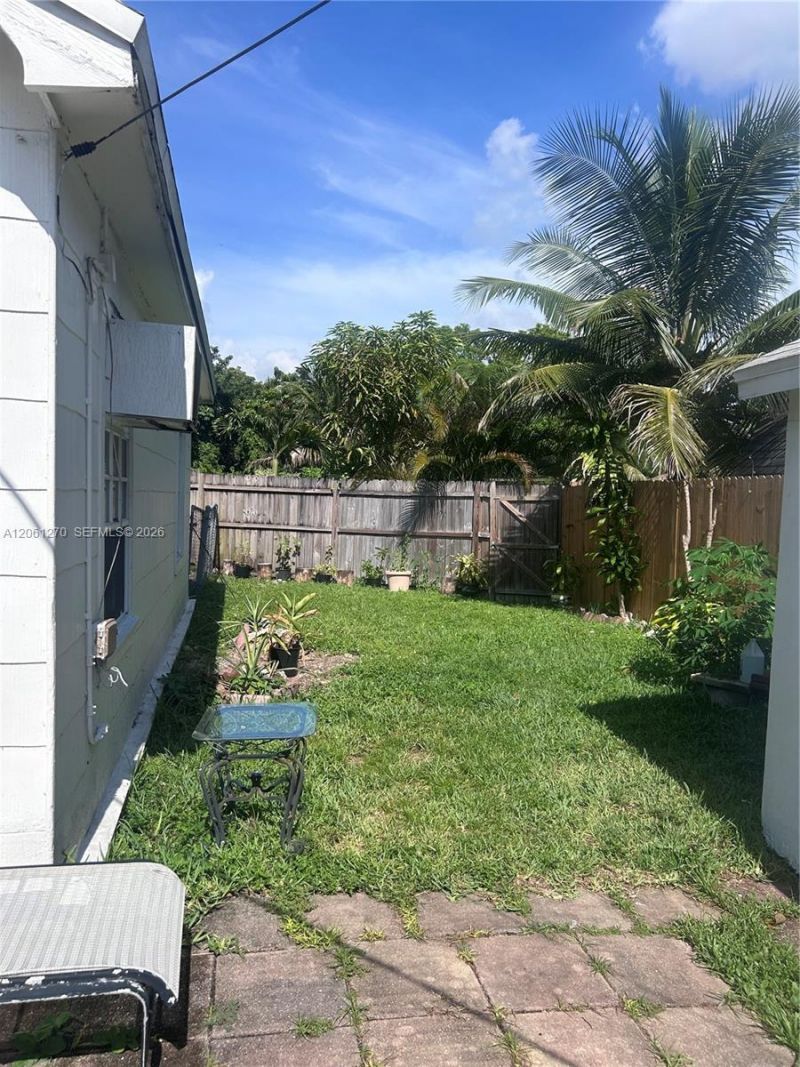 11108 Peachtree Dr , Miami, FL 33161 Photo