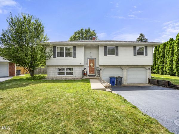 2122 Laurel Valley Drive, Toledo, OH 43614