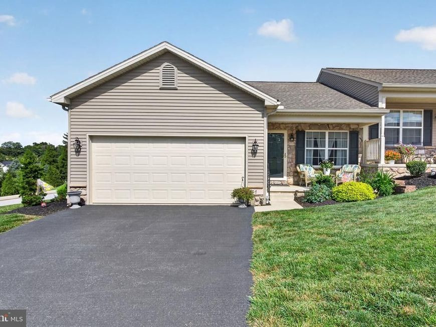 107 Shetland Drive, Unit 106, Red Lion, PA 17356 Main Photo