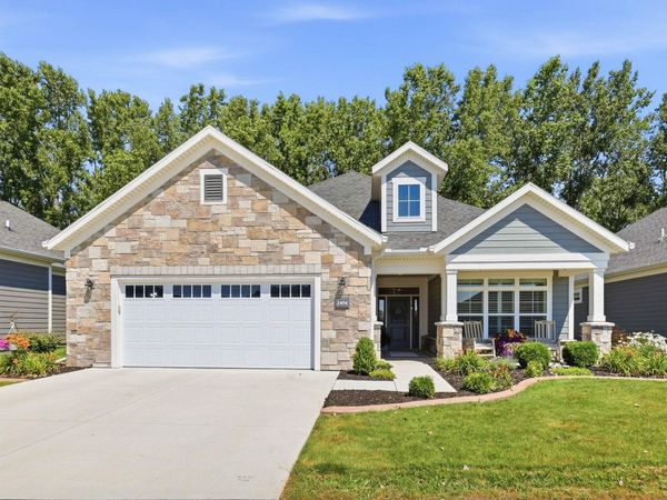 2404 E Baldeagle Drive, Appleton, WI 54913