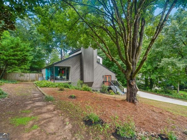 3777 Southgate Drive SW, Lilburn, GA 30047