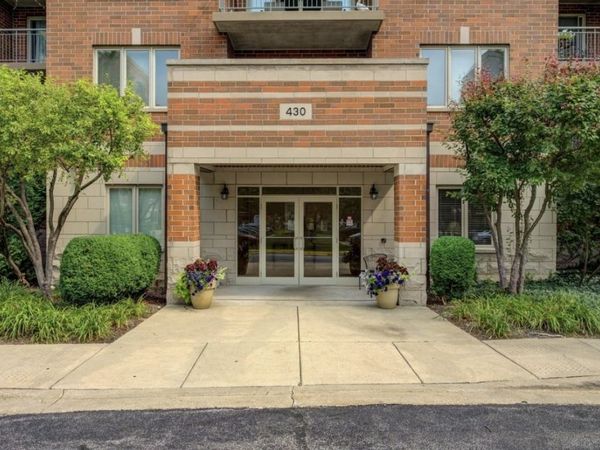 430 S Western Avenue , Unit 203, Des Plaines, IL 60016