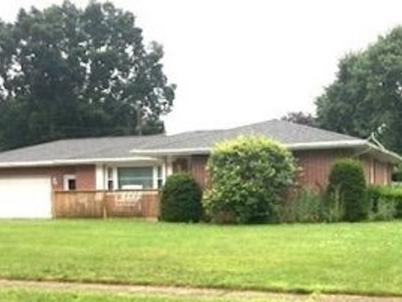 1114 2nd Street SW, New Philadelphia, OH 44663 Photo 1