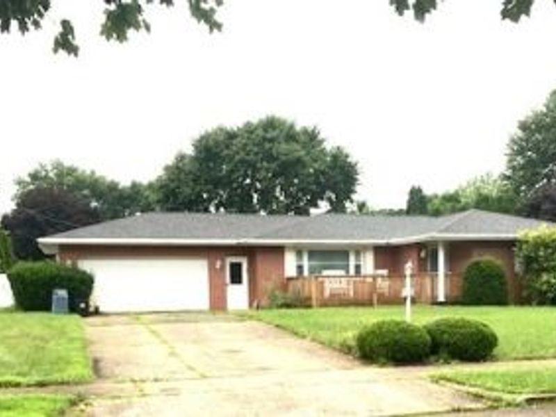 1114 2nd Street SW, New Philadelphia, OH 44663 Photo 2