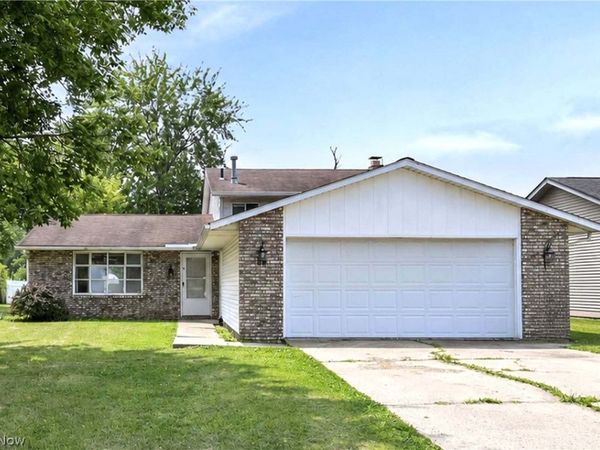 618 State Street , Elyria, OH 44035