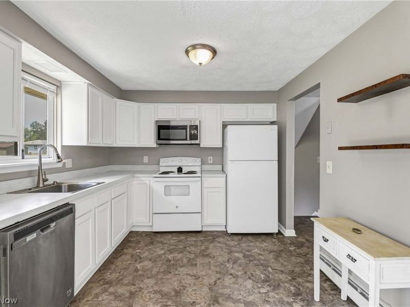 618 State Street , Elyria, OH 44035 Photo 18