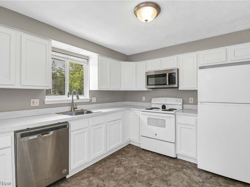 618 State Street , Elyria, OH 44035 Photo 3