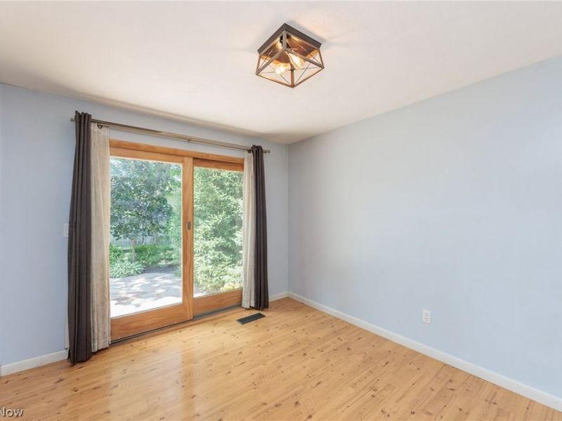 6182 Stafford Drive, North Olmsted, OH 44070 Photo 8
