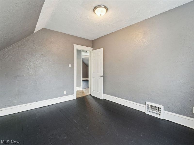4002 Ardmore Avenue , Cleveland, OH 44109 Photo 13
