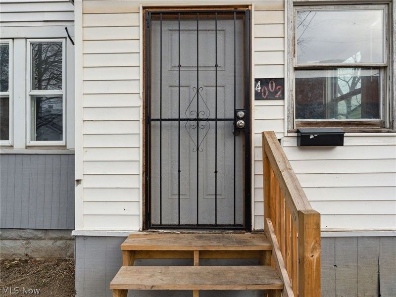 4002 Ardmore Avenue , Cleveland, OH 44109 Photo 6