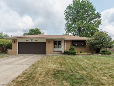 9933 Vista Drive , North Royalton, OH 44133