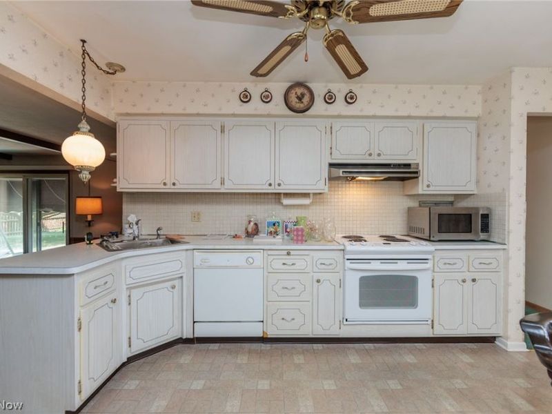 9933 Vista Drive, North Royalton, OH 44133 Photo 16