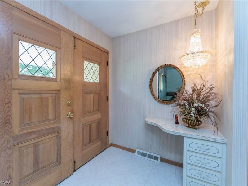9933 Vista Drive, North Royalton, OH 44133 Photo 3
