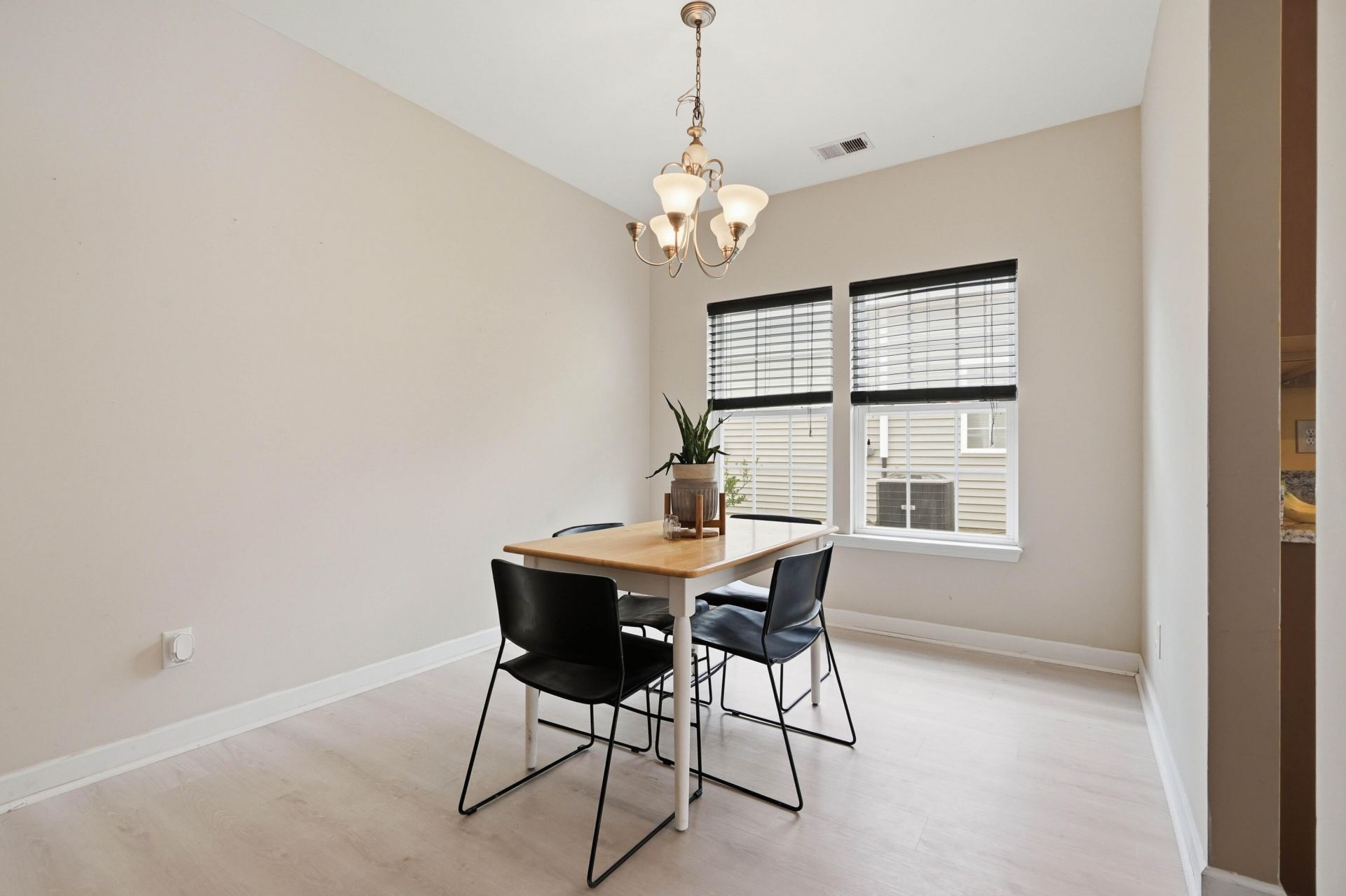 2078 Clipstone Drive Photo 14