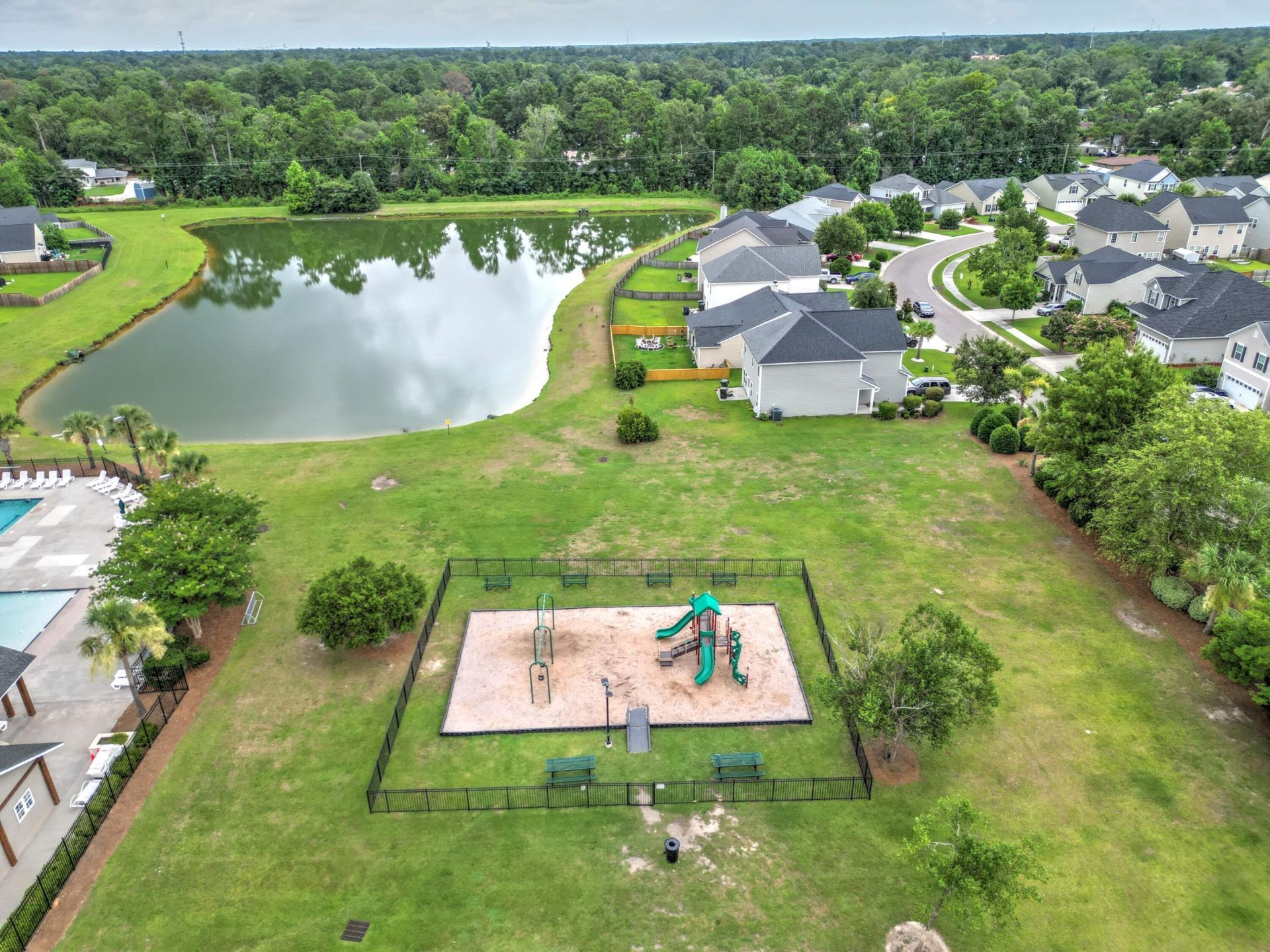 2078 Clipstone Drive Photo 33