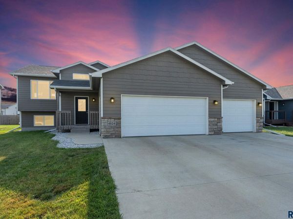 4024 S Sparta Ave, Sioux Falls, SD 57110