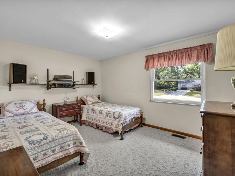 2052 Haviland Road , Columbus, OH 43220 Photo 10