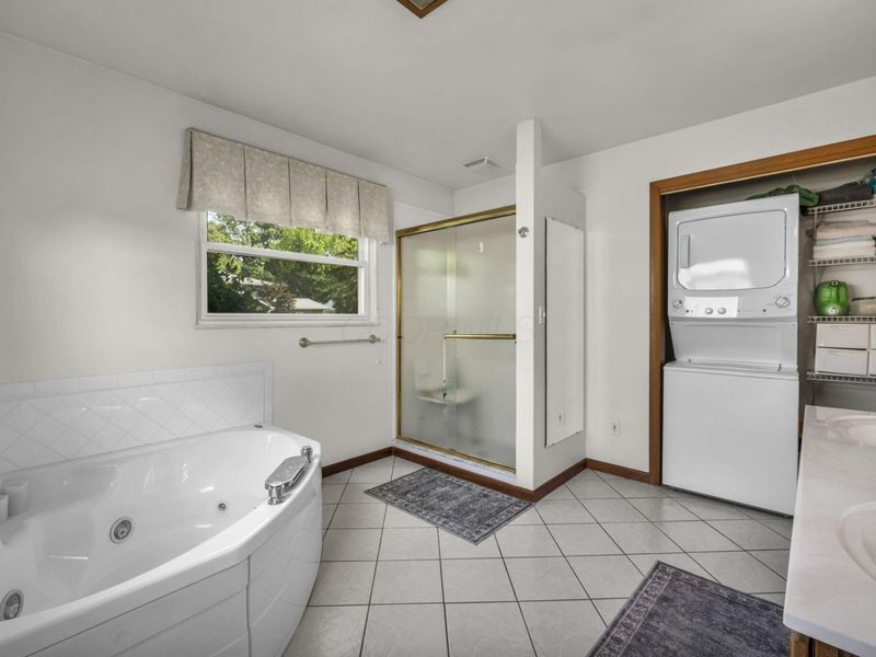 2052 Haviland Road , Columbus, OH 43220 Photo 17