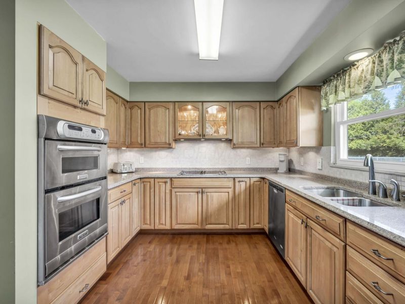 2052 Haviland Road , Columbus, OH 43220 Photo 21