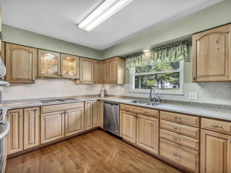 2052 Haviland Road , Columbus, OH 43220 Photo 23