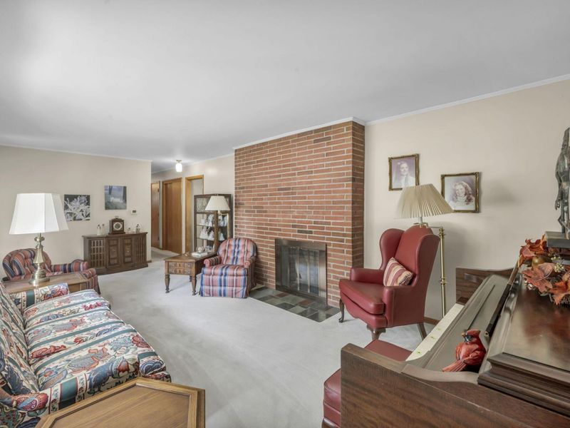2052 Haviland Road , Columbus, OH 43220 Photo 6