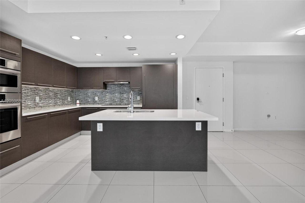 7751 NW 107th Ave , Unit 209, Doral, FL 33178 Photo