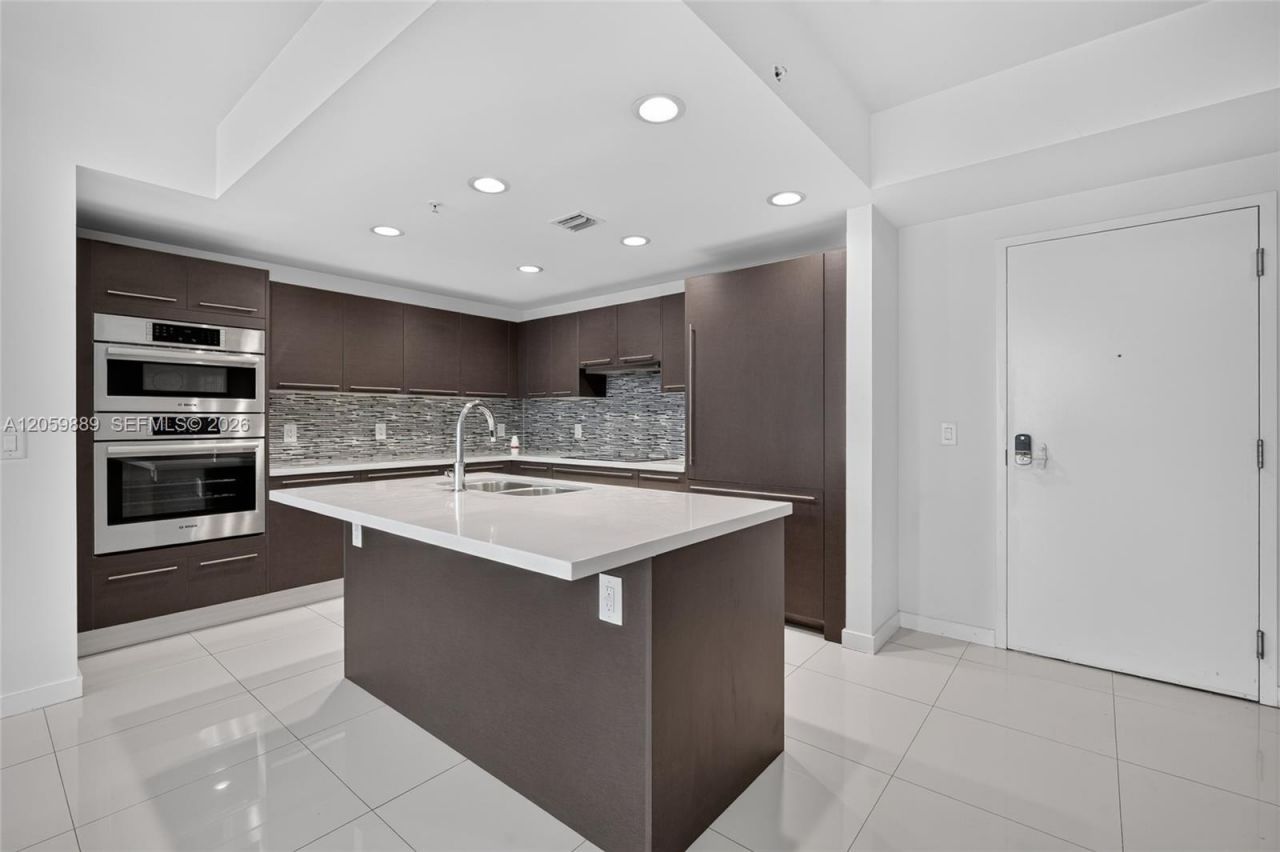 7751 NW 107th Ave , Unit 209, Doral, FL 33178 Photo