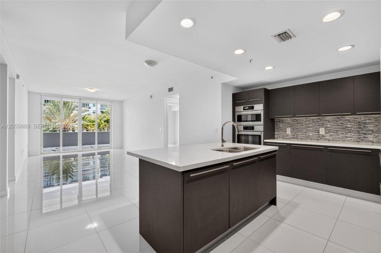 7751 NW 107th Ave , Unit 209, Doral, FL 33178 Photo