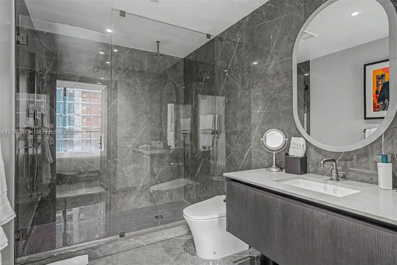 20 NE 11th St, Unit 3808, Miami, FL 33132 Photo