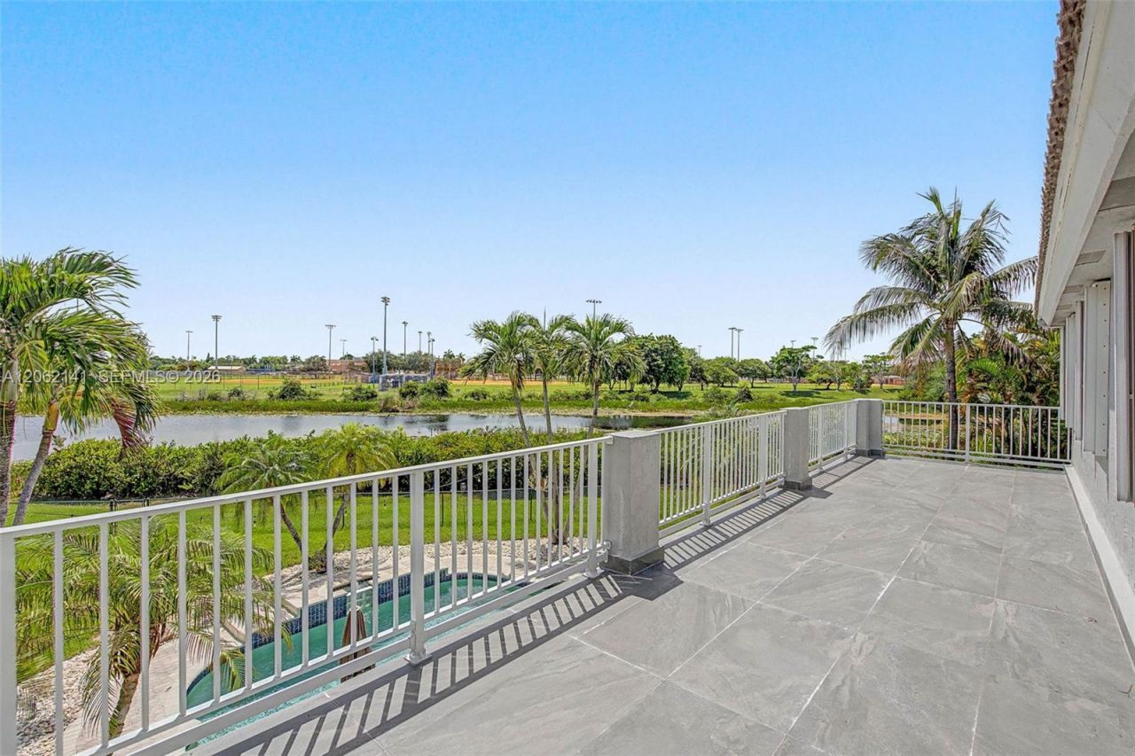 694 SW 168th Way , Pembroke Pines, FL 33027 Photo