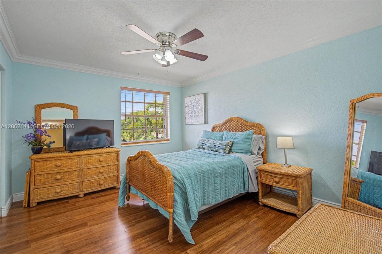 694 SW 168th Way , Pembroke Pines, FL 33027 Photo