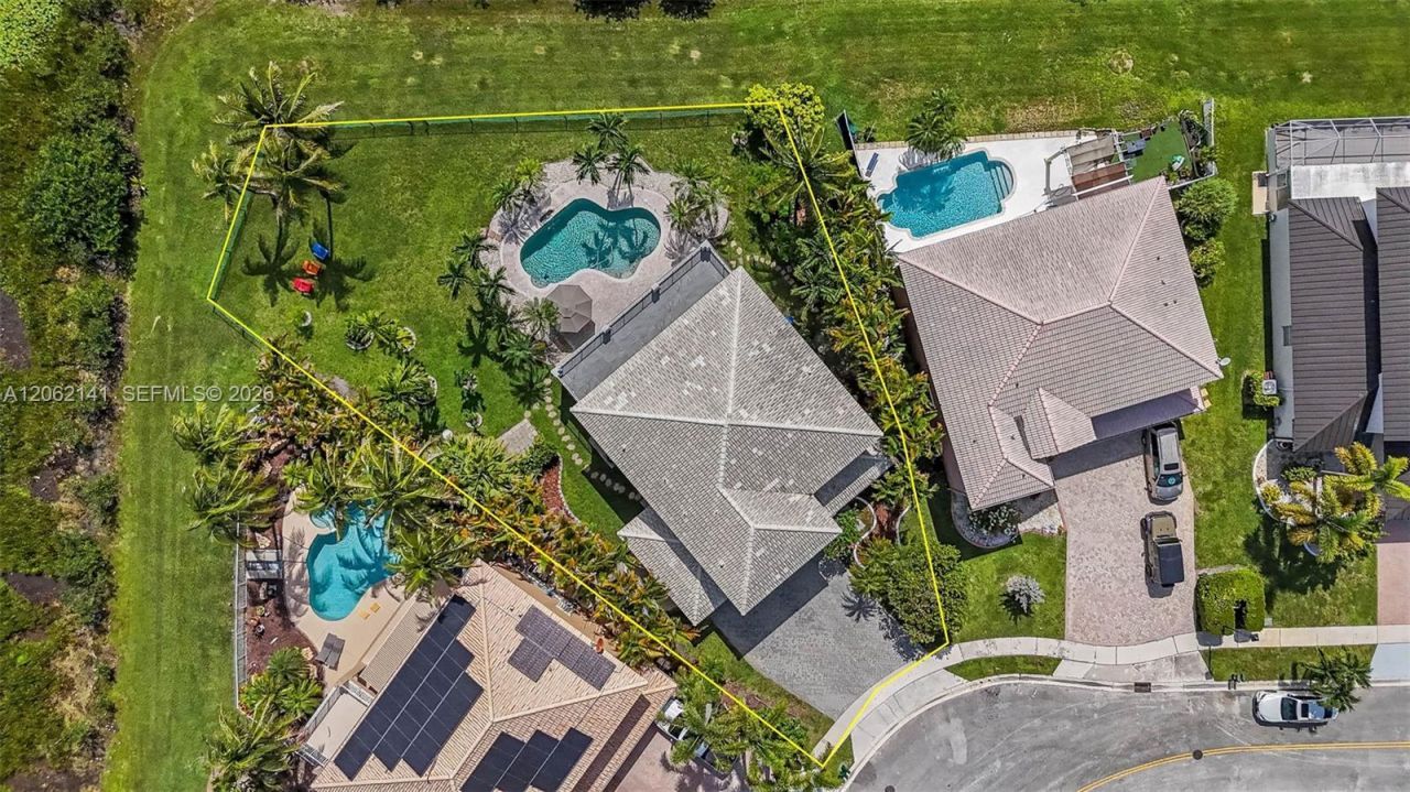 694 SW 168th Way , Pembroke Pines, FL 33027 Photo