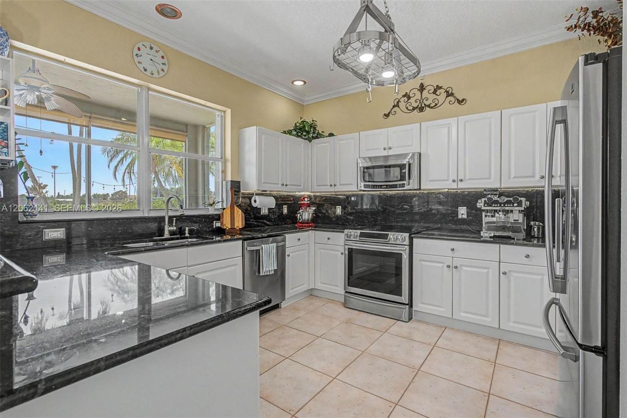 694 SW 168th Way , Pembroke Pines, FL 33027 Photo
