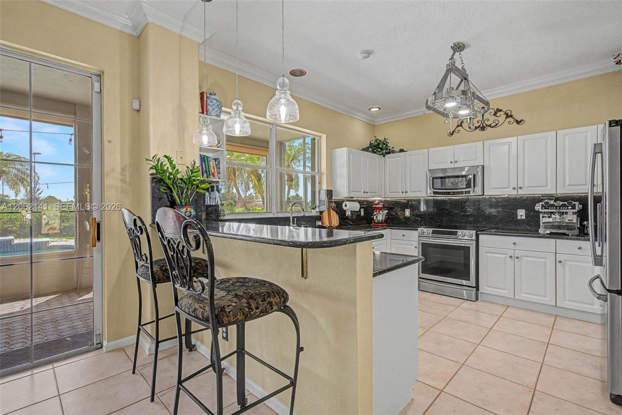 694 SW 168th Way , Pembroke Pines, FL 33027 Photo