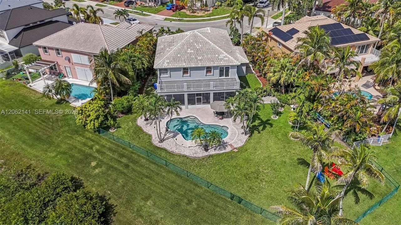 694 SW 168th Way , Pembroke Pines, FL 33027 Photo