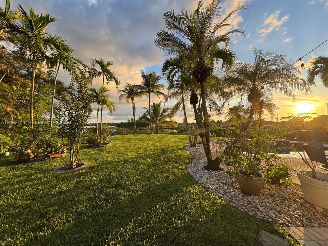 694 SW 168th Way , Pembroke Pines, FL 33027 Photo
