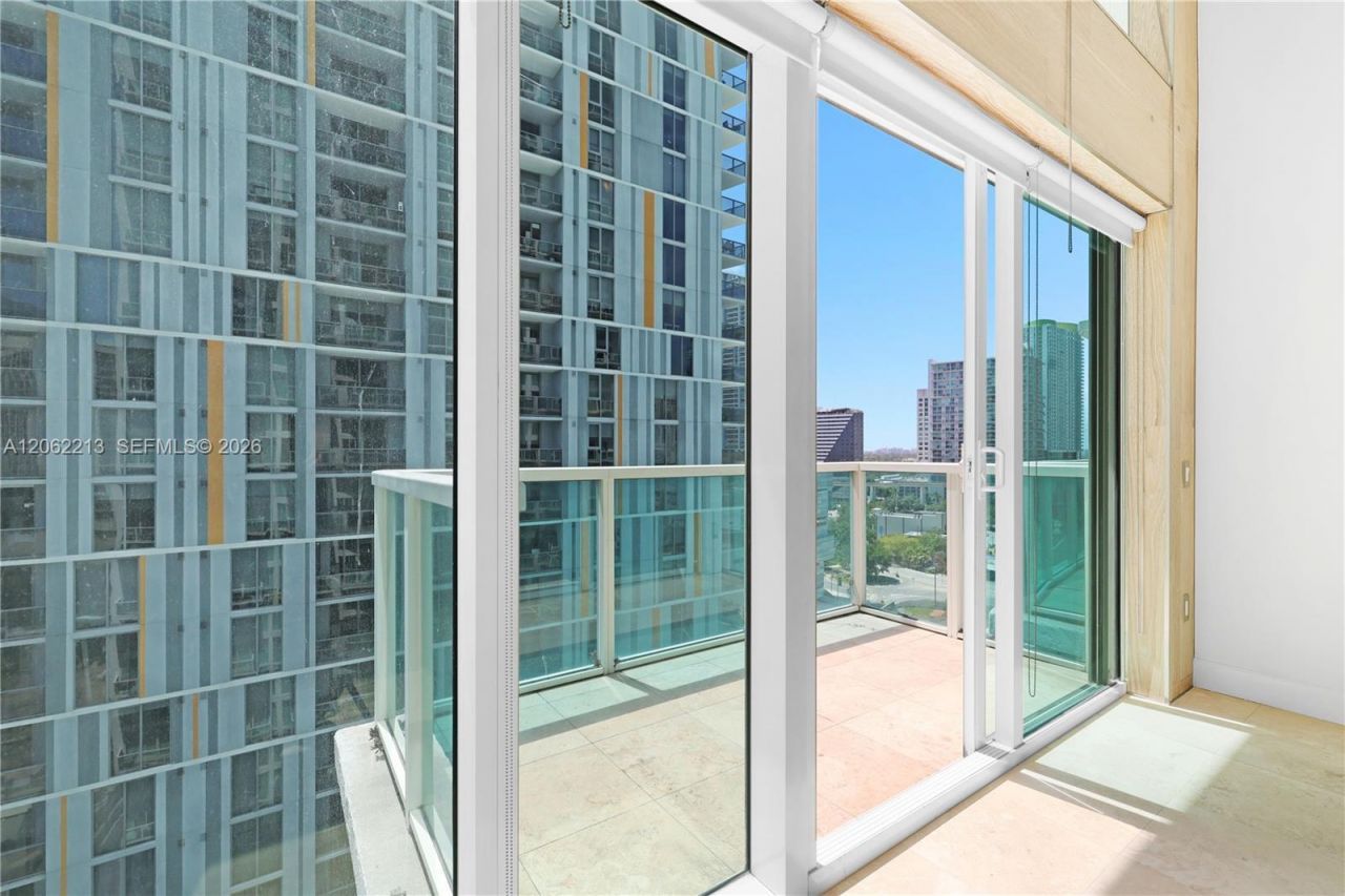 41 SE 5th St , Unit 906, Miami, FL 33131 Photo