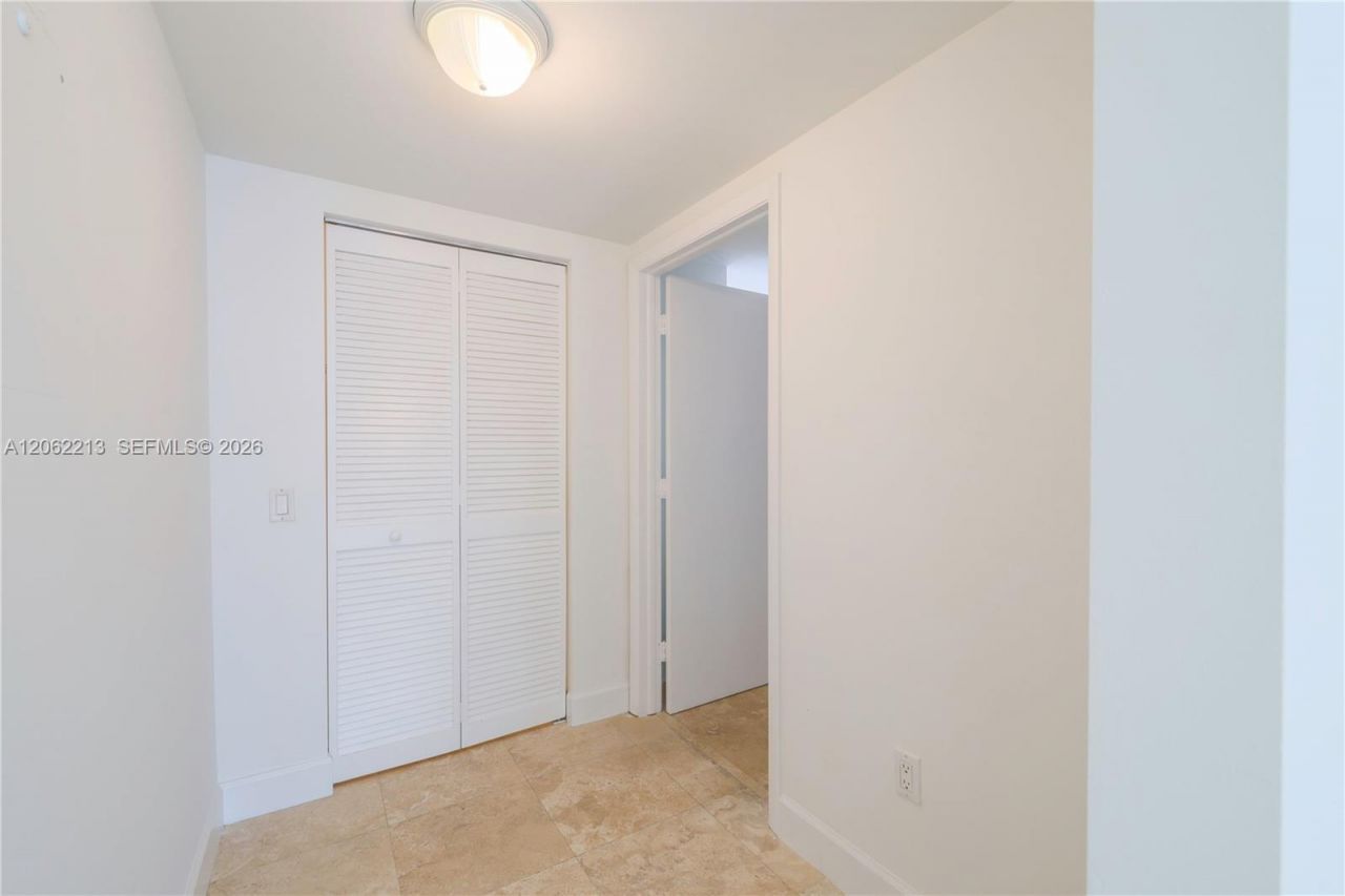 41 SE 5th St , Unit 906, Miami, FL 33131 Photo