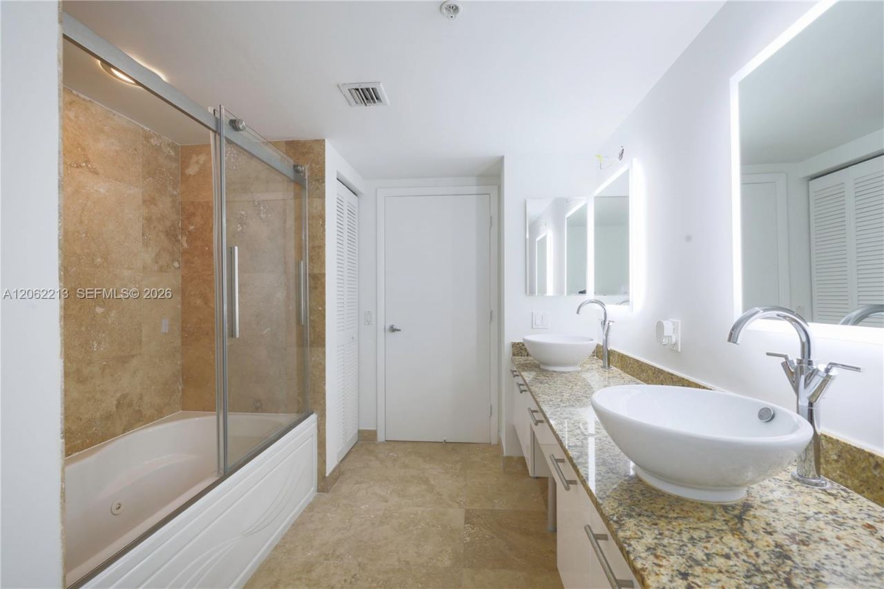 41 SE 5th St , Unit 906, Miami, FL 33131 Photo