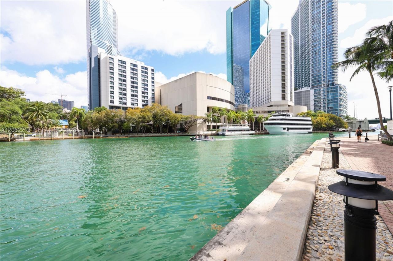 41 SE 5th St , Unit 906, Miami, FL 33131 Photo
